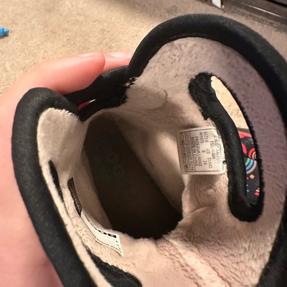 BOGS Infant Red with Rainbow design - Picture 3 of 4